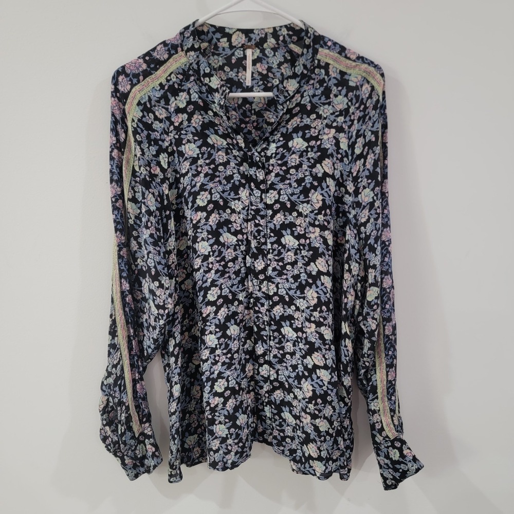 Free People Floral Top‎ Size Small Dainty Dark Romance Feminine Boho Cottage